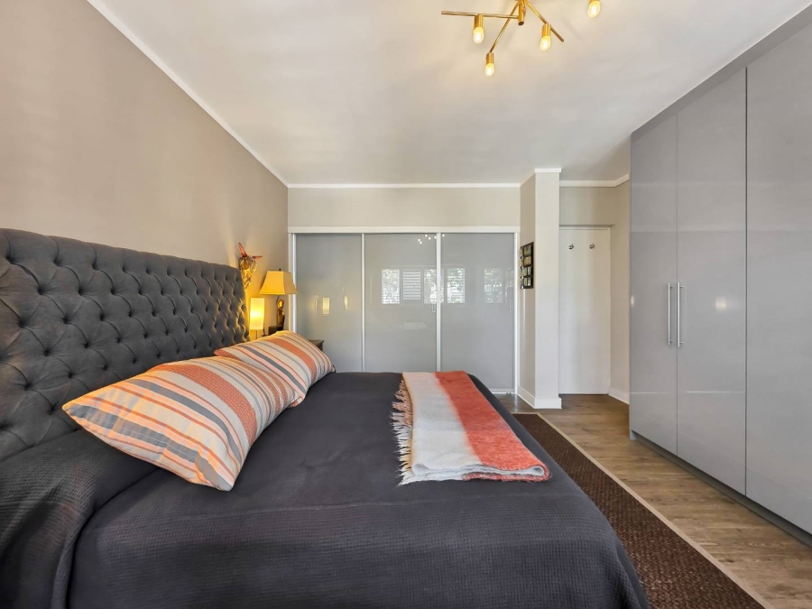 2 Bedroom Property for Sale in Sea Point Western Cape
